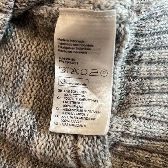 H&M Gray and white single button shawl sweater great condition size Large - Picture 7 of 7